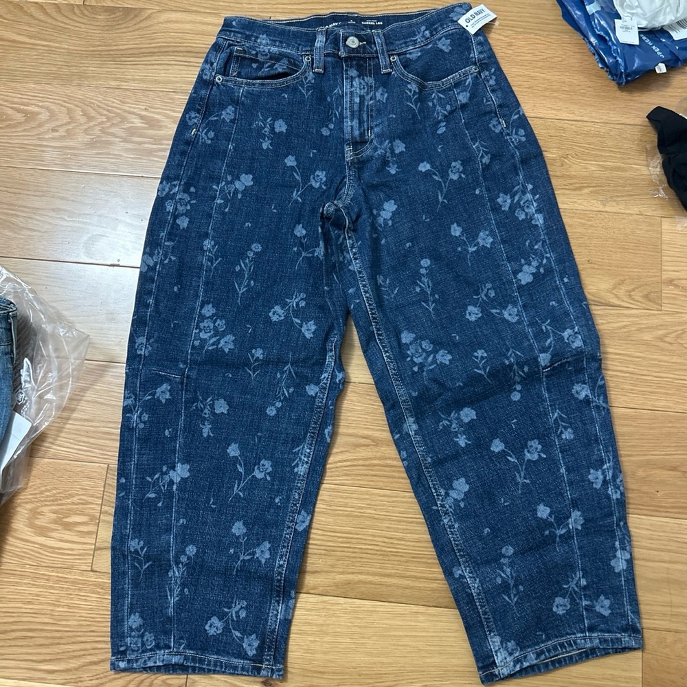 Barrel jeans 
PETITE